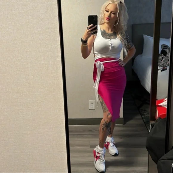 Meet the Posher - Picture 2 of 4